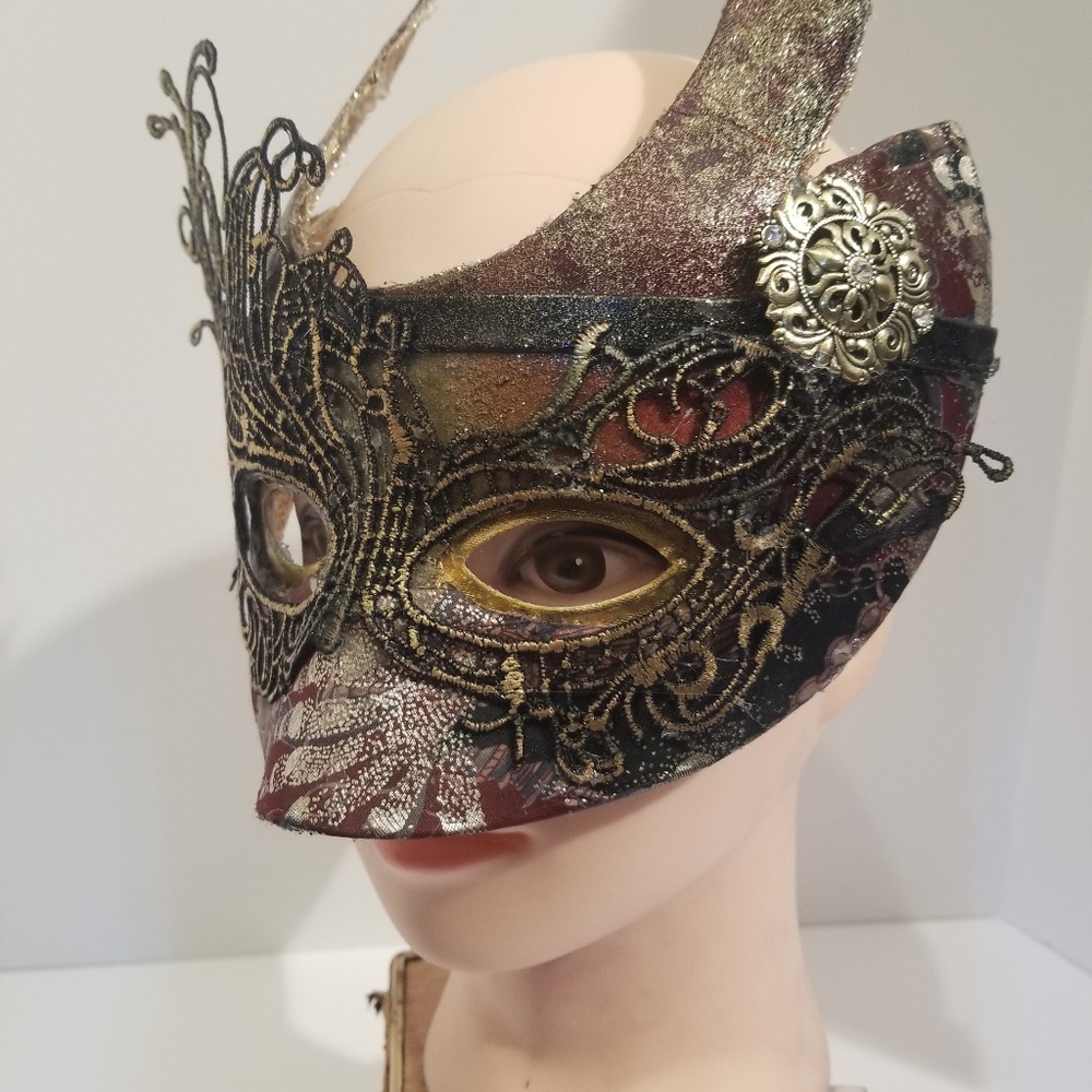 908 Mardi Gras mask
